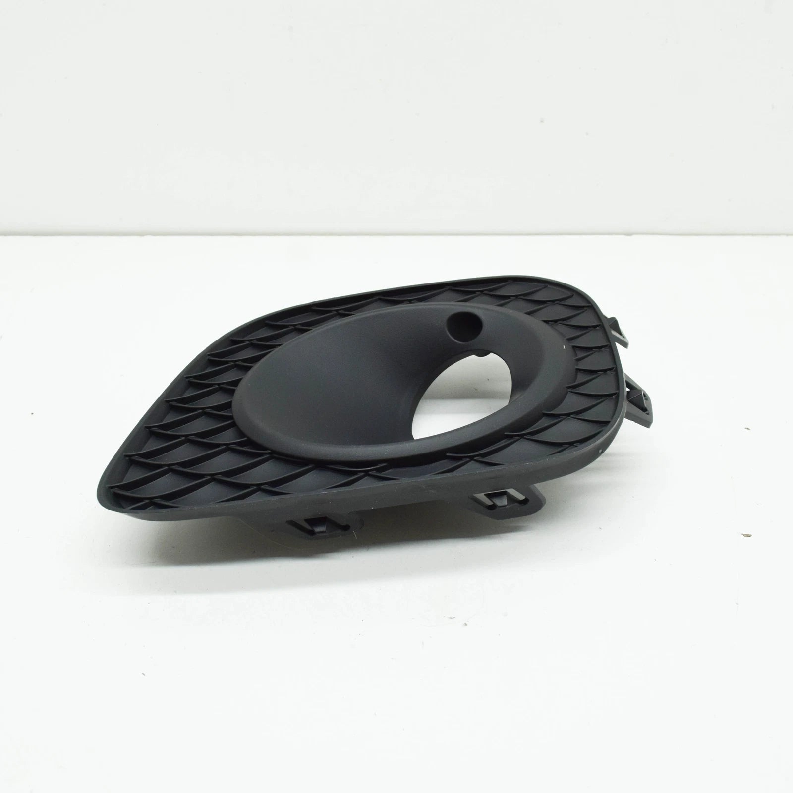 NEW MB GLB X247 FRONT BUMPER OUTER LOWER RIGHT GRILLE COVER A2478856201 ORIGINAL