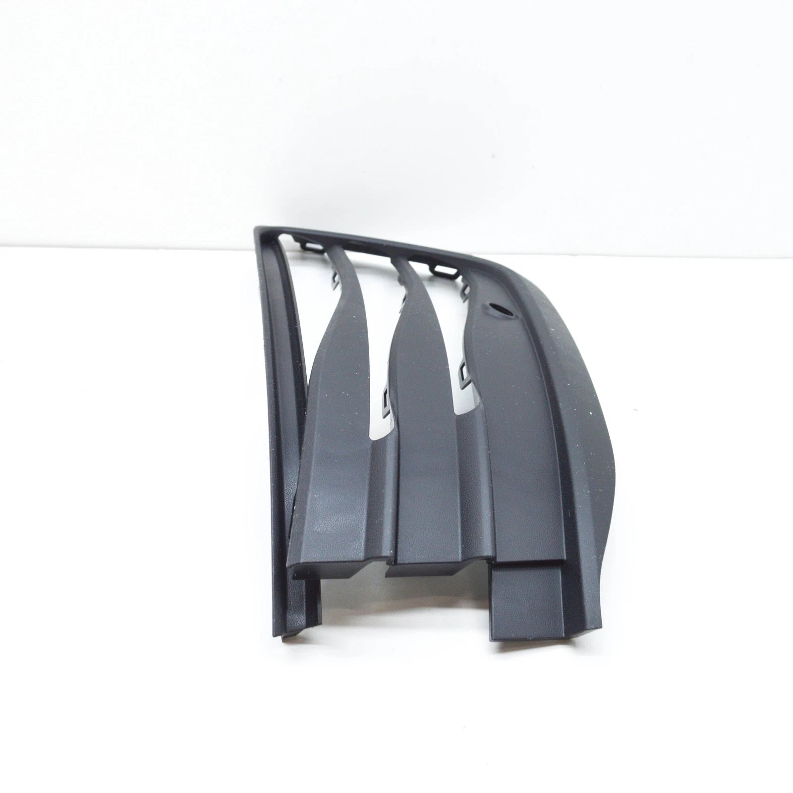 NEW VOLKSWAGEN GOLF MK8 CD1 FRONT BUMPER RIGHT GRILLE 5H0853666J9B9 GENYUNE