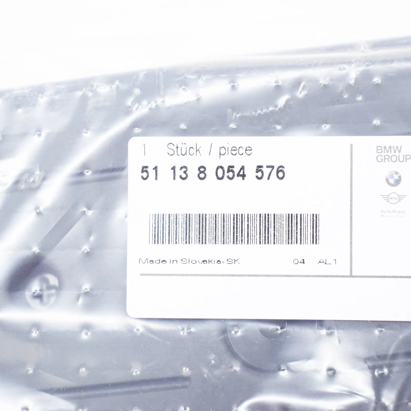 NEW BMW 4 F32 FRONT M SPORT BUMPER LICENSE NUMBER PLATE 51138054576 2015