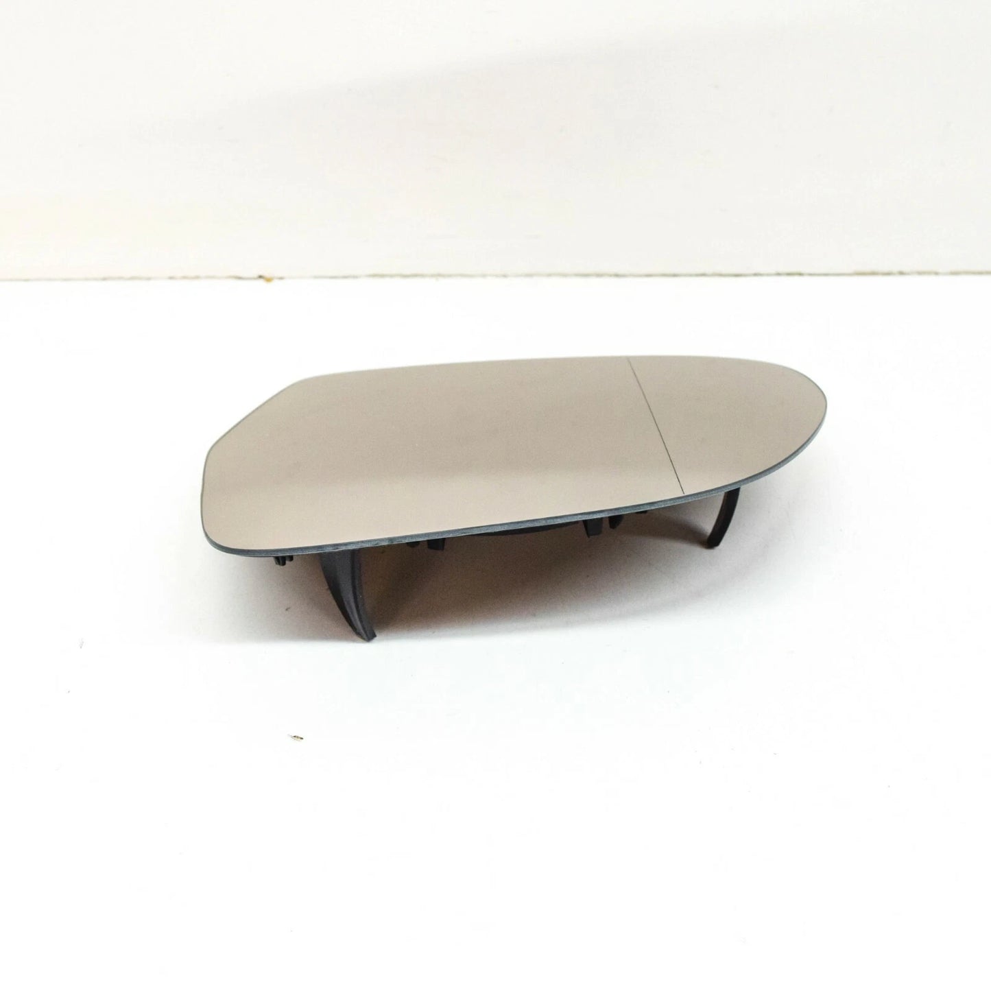 NEW AUDI A3 8P FRONT LEFT DOOR MIRROR GLASS WITH PLATE 4F0857535AF