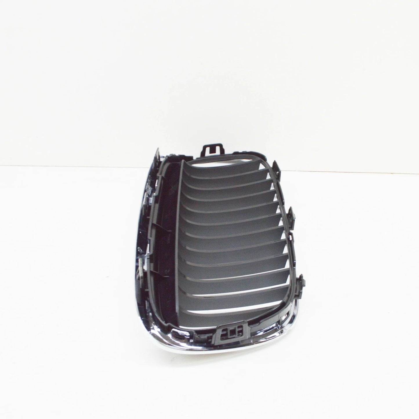 NEW BMW 2 F45 FRONT RADIATOR LEFT GRILLE 51137300543 7300543 2015