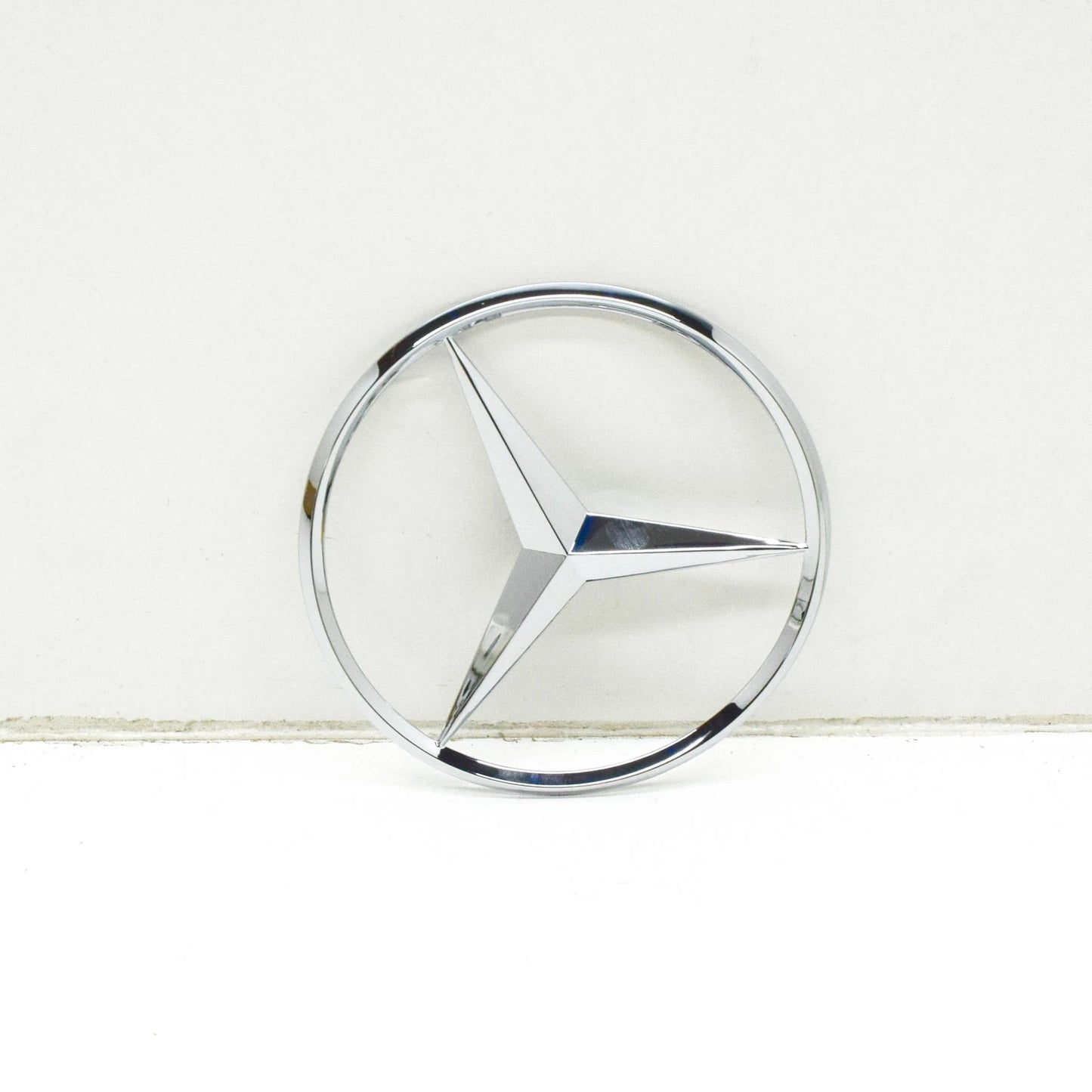 NEW MERCEDES-BENZ R-CLASS W251 TRUNK LID BADGE EMBLEM A2517580058 ORIGINAL