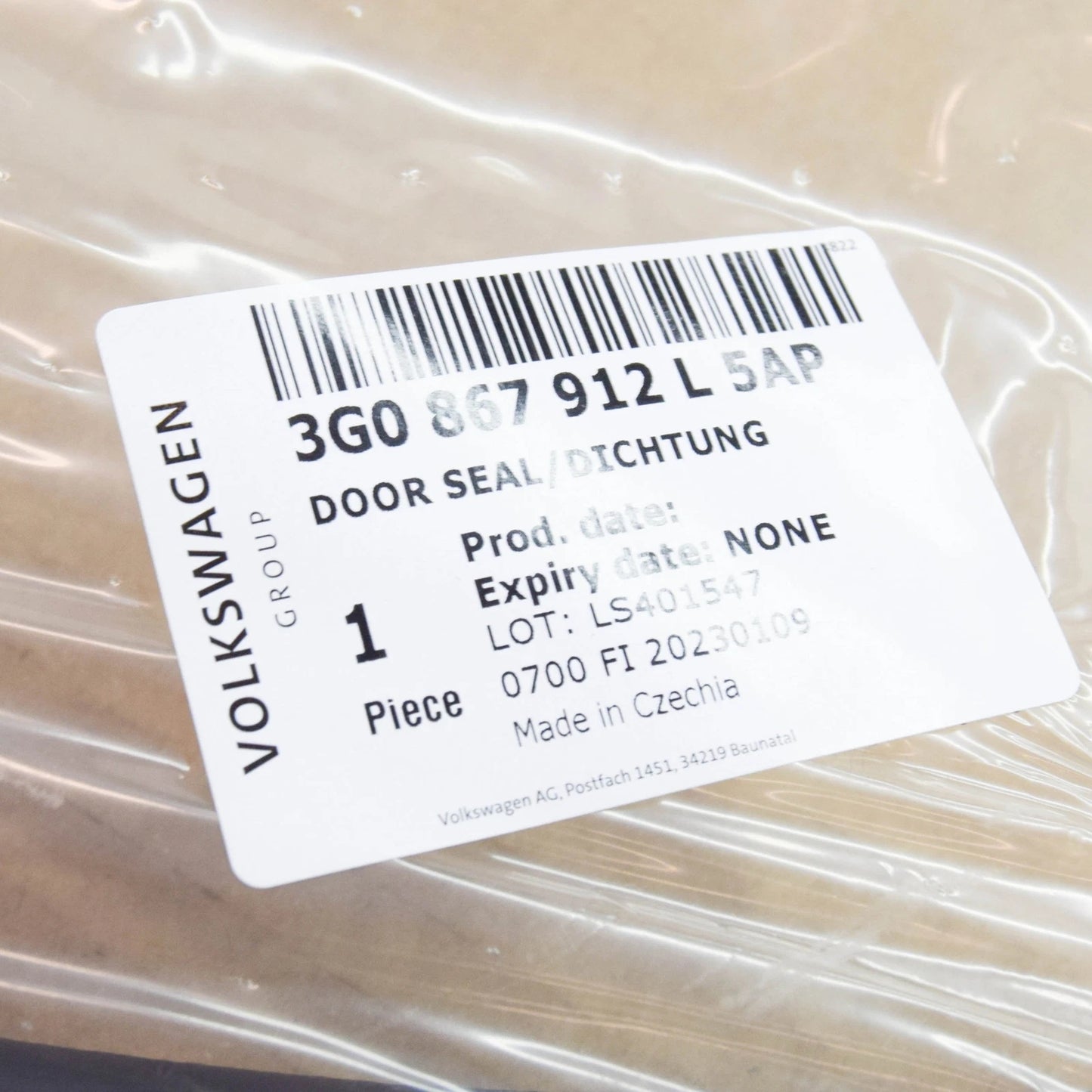 NEW VW PASSAT B8 3G FRONT RIGHT INNER DOOR SEAL RUBBER 3G0867912L5AP ORIGINAL