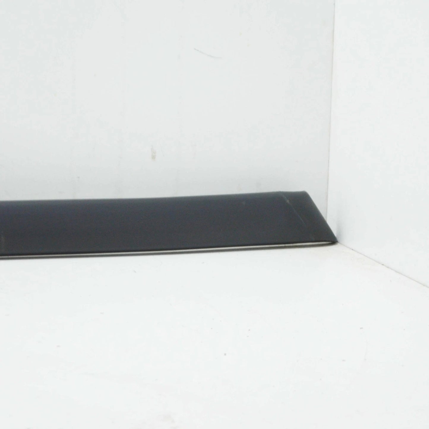 NEW BMW 5 E28 EUROPEAN REAR BUMPER PROTECTIVE MOULDING 51121867615