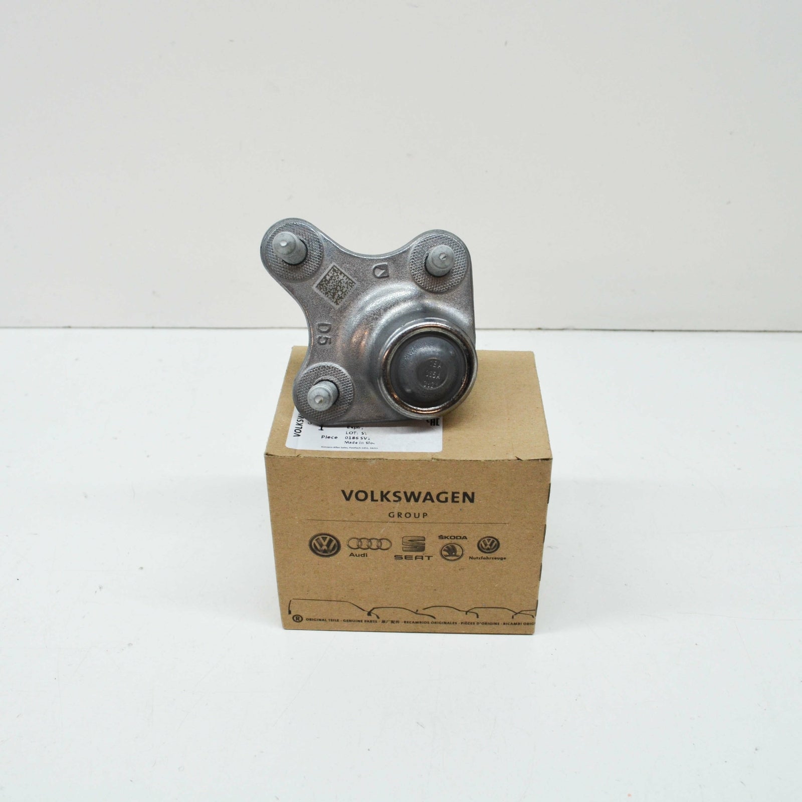 new volkswagen id.4 front axle lower suspension ball joint 1ea407365a original
