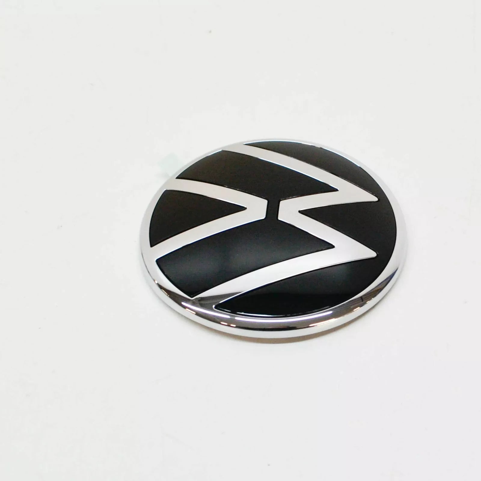 NEW VOLKSWAGEN TOURAN 5T REAR EMBLEM BADGE 5TA853630BDPJ ORIGINAL