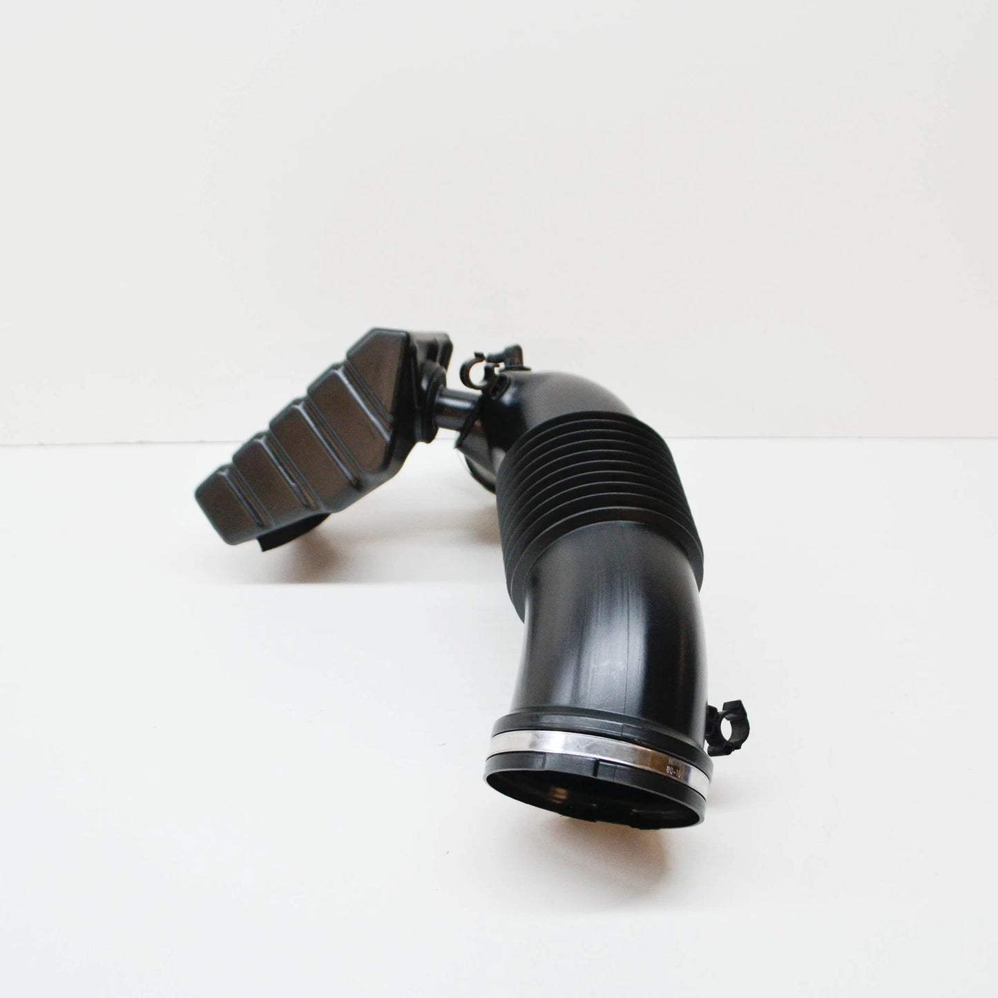 NEW AUDI Q5 8R INTAKE HOSE RESONATOR 06E129629S