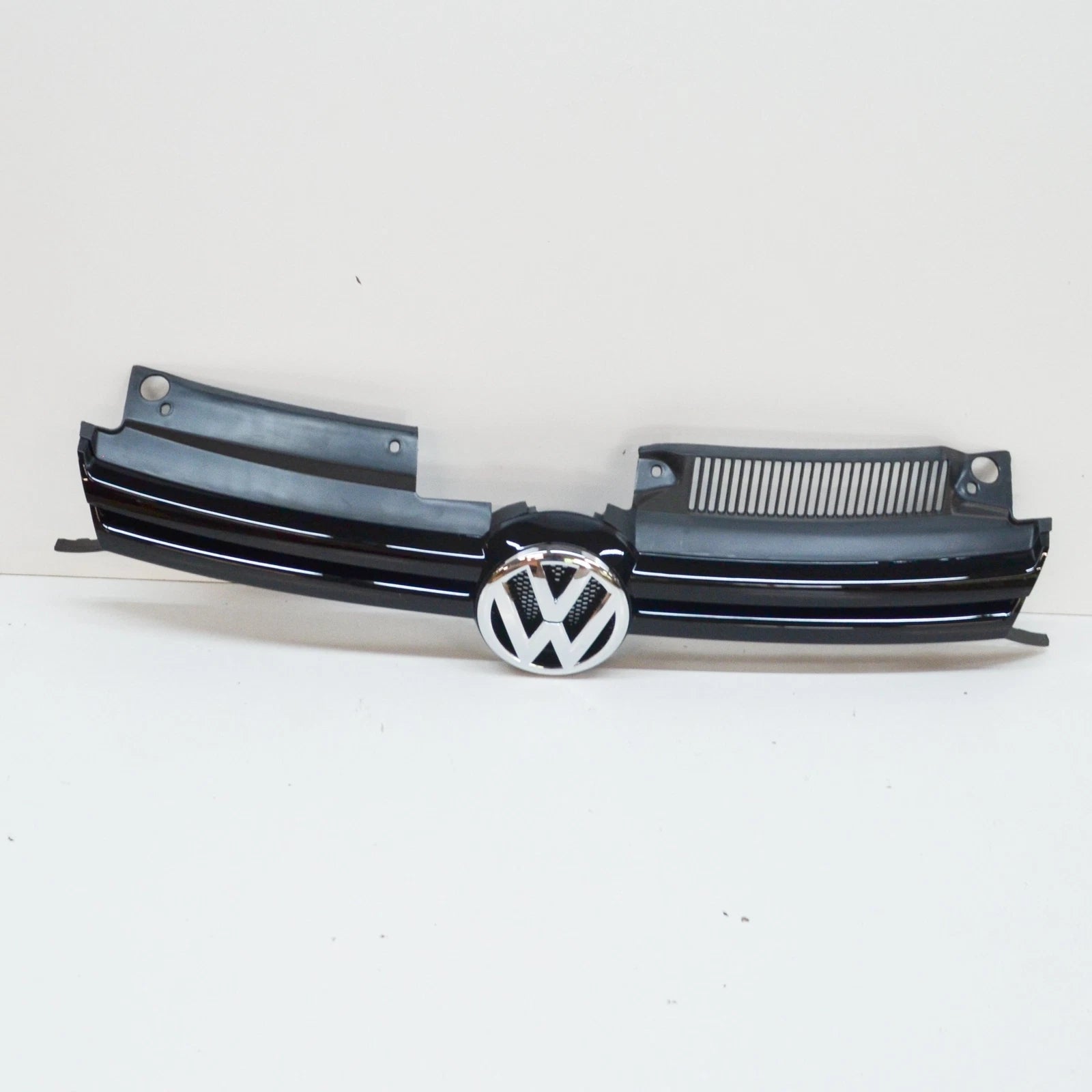 NEW VOLKSWAGEN GOLF 5K MK6 FRONT RADIATOR GRILLE 1K9853651DQWA ORIGINAL