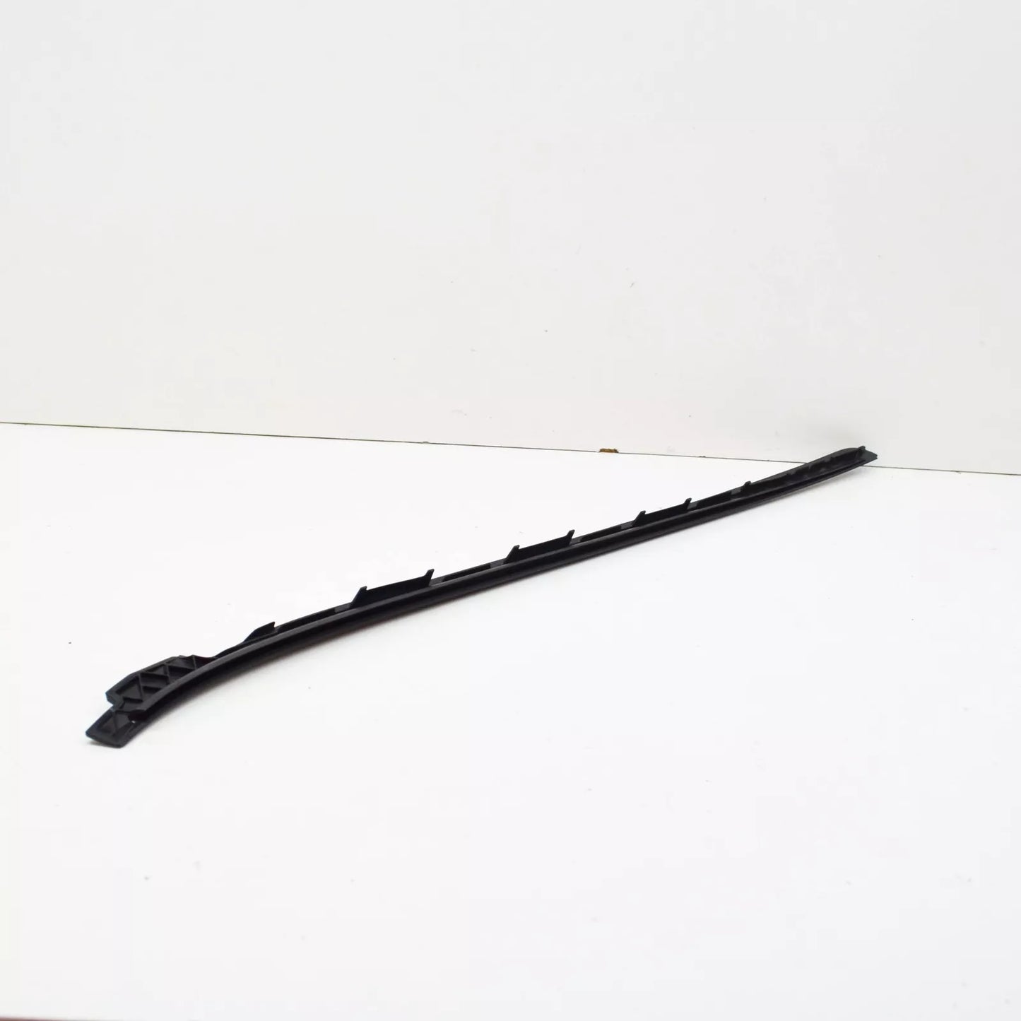 NEW BMW 4 F33,F83 WINDSHIELD LEFT VERTICAL TRIM 51317296009 7296009 ORIGINAL