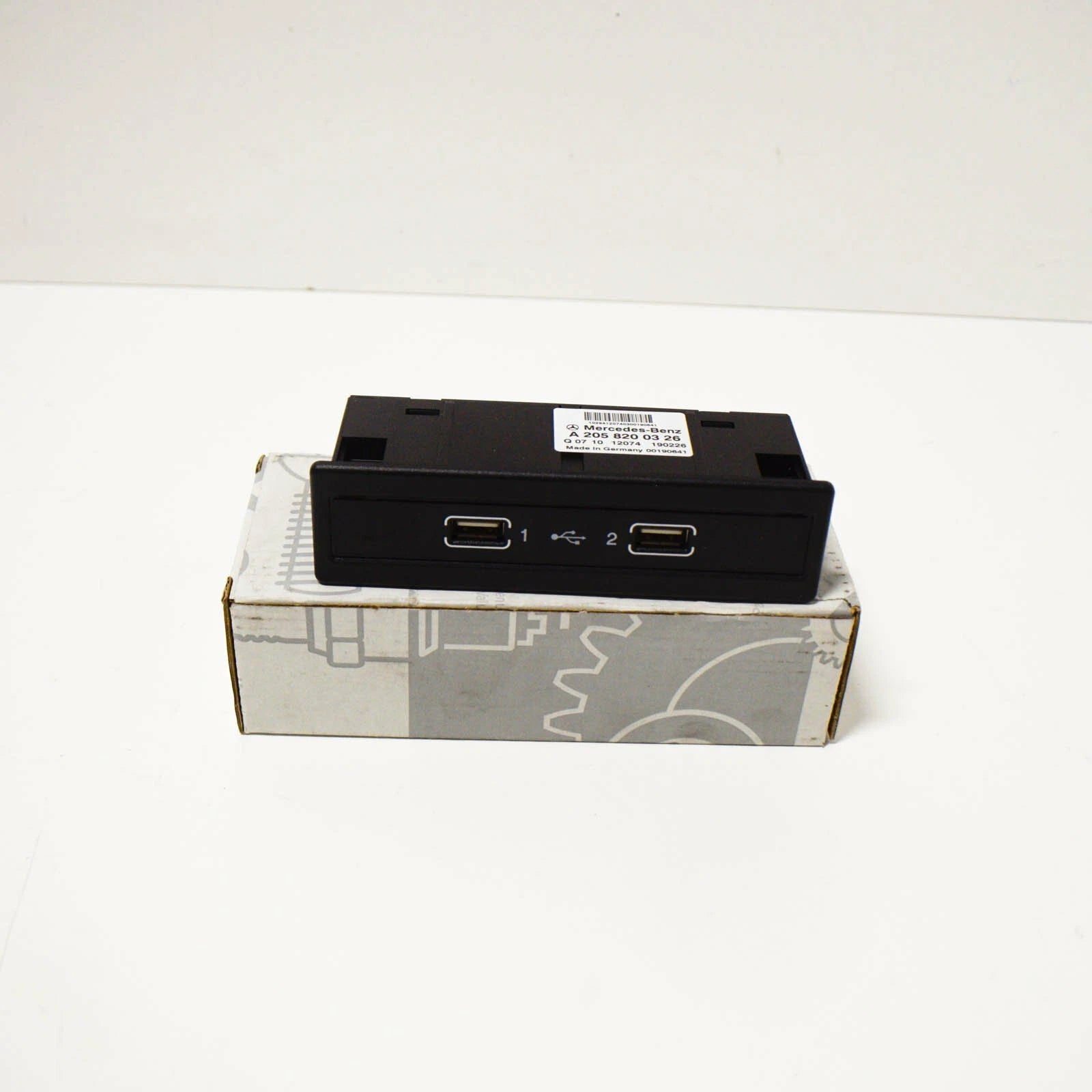 NEW MERCEDES-BENZ C W205 MULTIMEDIA CONNECTION UNIT A2058200326 ORIGINAL