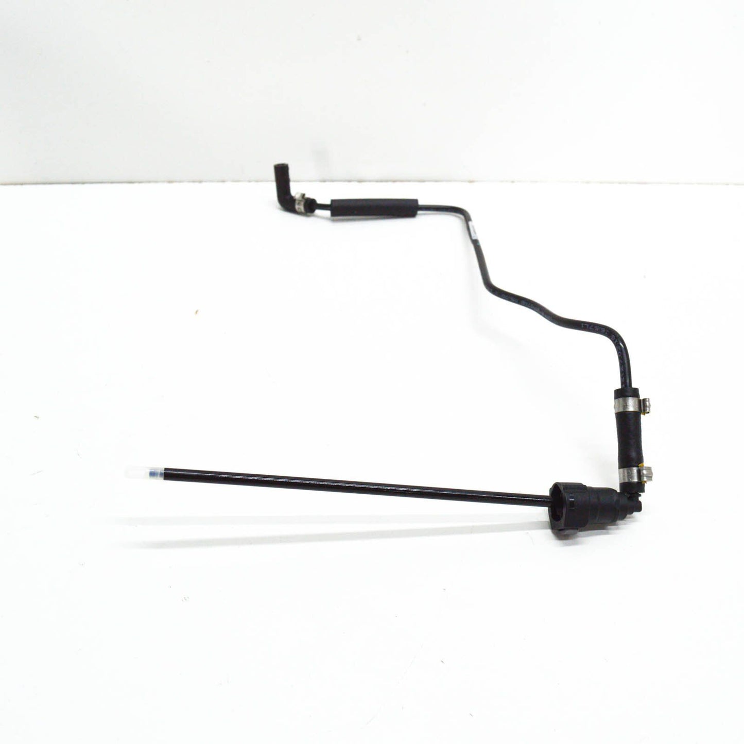 NEW MB E T-MODEL S213 FUEL PRESSURE LINE A2134700065 ORIGINAL