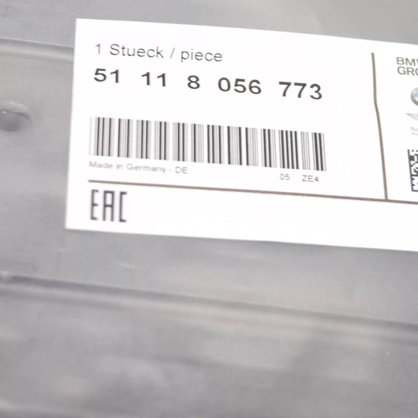 NEW BMW M4 F82 FRONT BUMPER LICENSE NUMBER PLATE 51118056773 2016 ORIGINAL