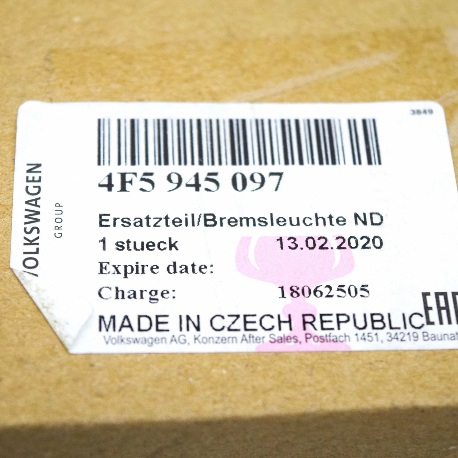 NEW AUDI A6 C6 REAR ADDITIONAL STOP LIGHT 4F5945097A ORIGINAL