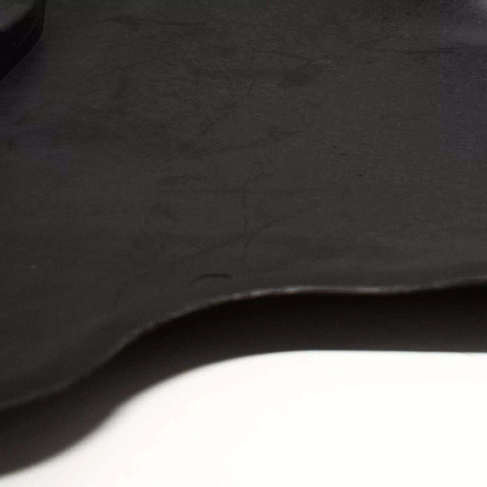 NEW MERCEDES-BENZ CLS C219 ENGINE UNDERTRAY COVER A2115242630 2008