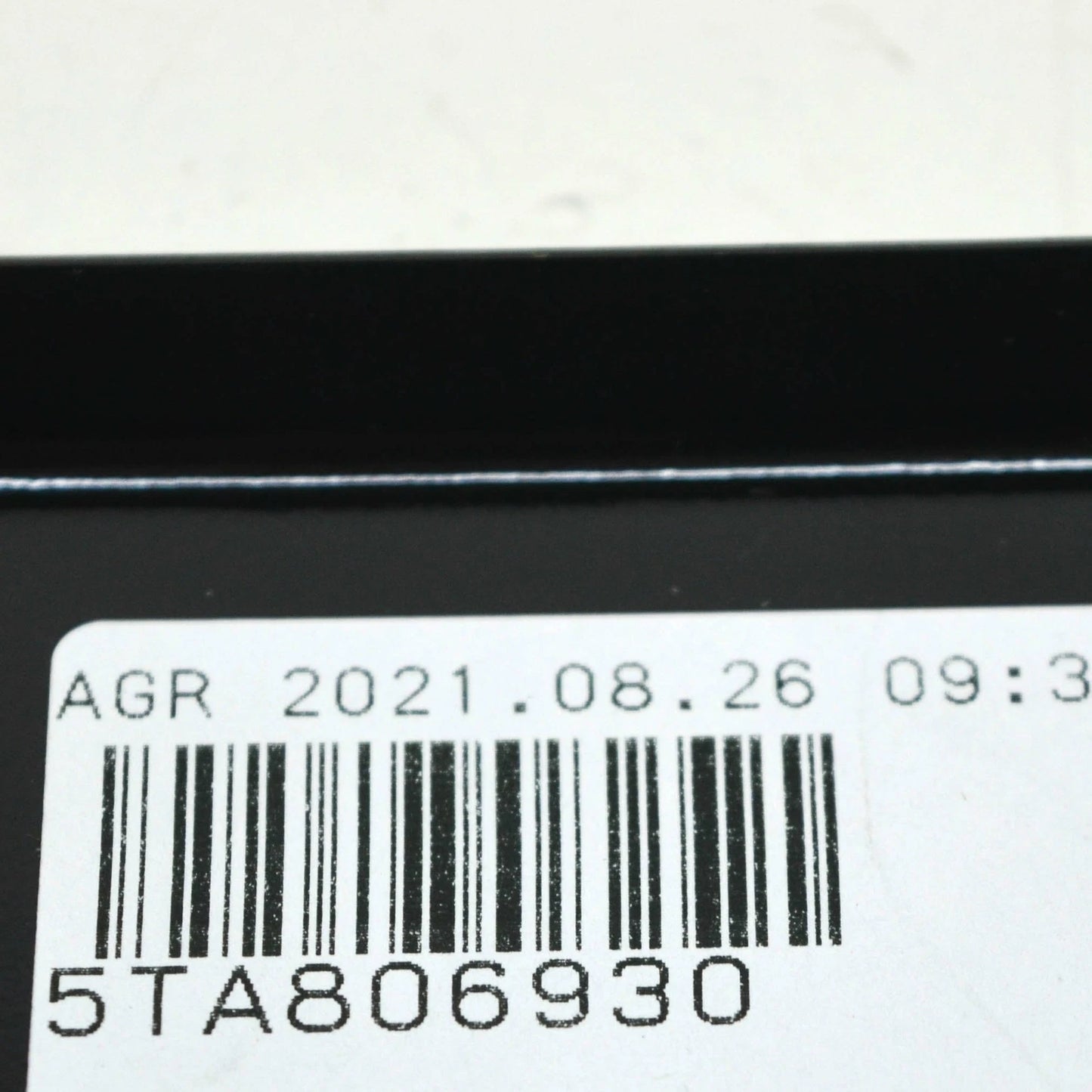 NEW VOLKSWAGEN TOURAN 5T FRONT RIGHT UPPER HEADLIGHT BRACE 5TA806930 ORIGINAL