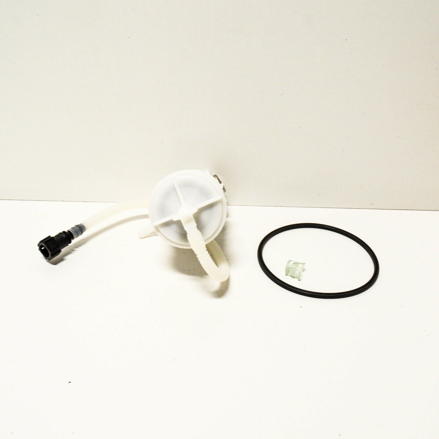 new bmw x3 e83 fuel filter w/ pressure regulator 16146766158 3.0 petrol original