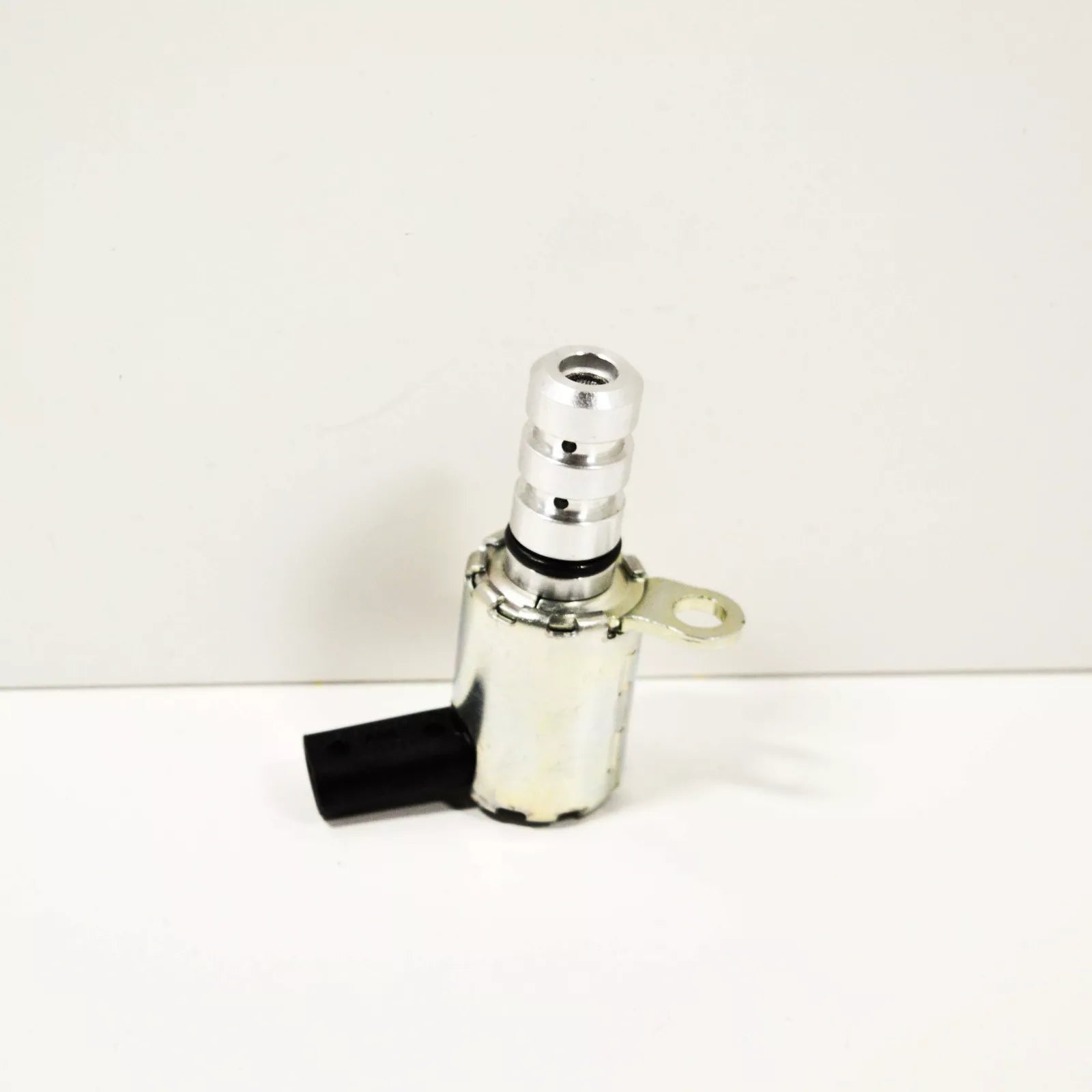 NEW AUDI A4 B8 OIL PRESSURE CONTROL VALVE 06K115243L