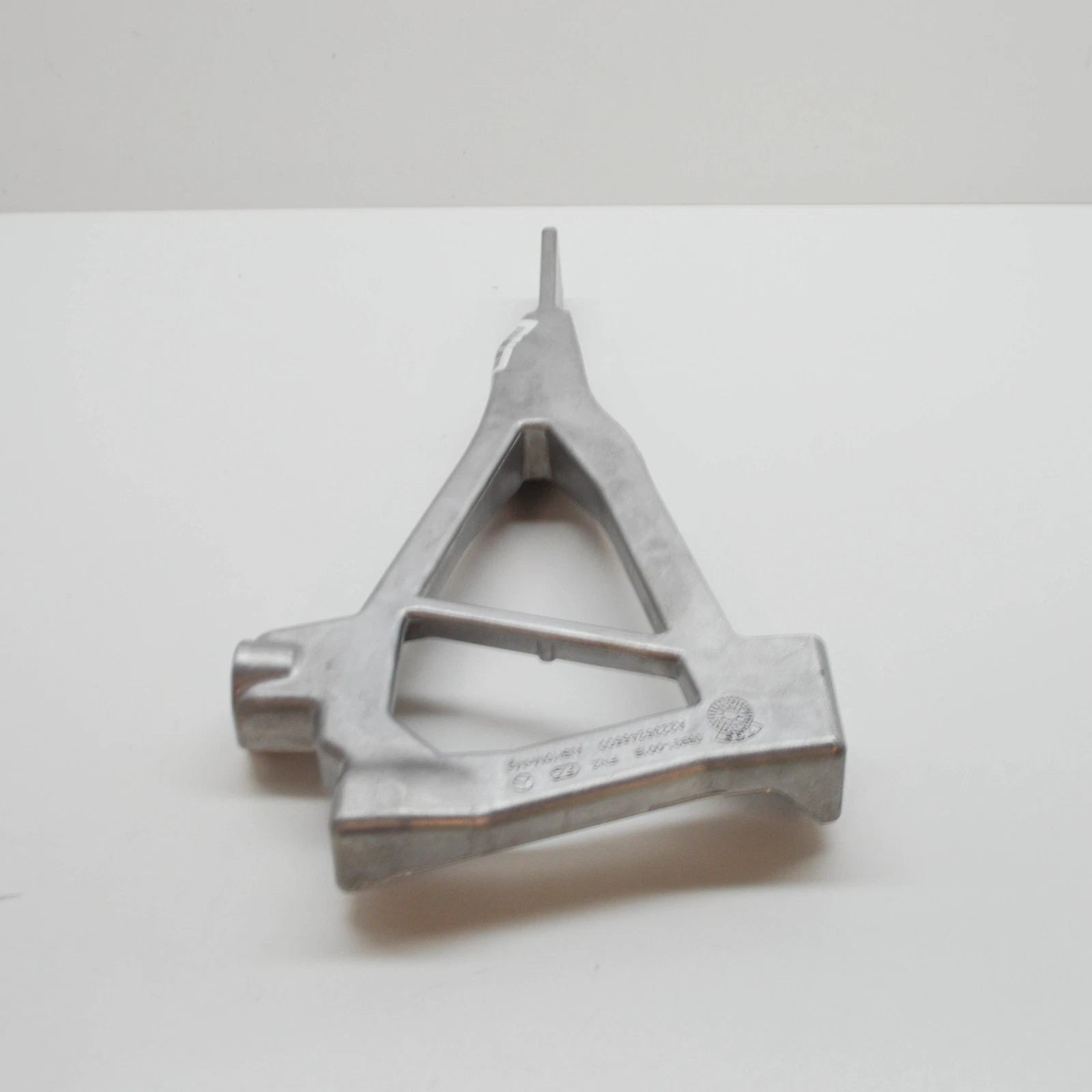 NEW MERCEDES-BENZ S W223 REAR LEFT FLOOR BRACKET HOLDER A2235248500 2020