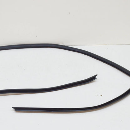 NEW BMW Z4 COUPE E86 FRONT WINDSHIELD MOULDING TRIM 51317210011 7210011 ORIGINAL