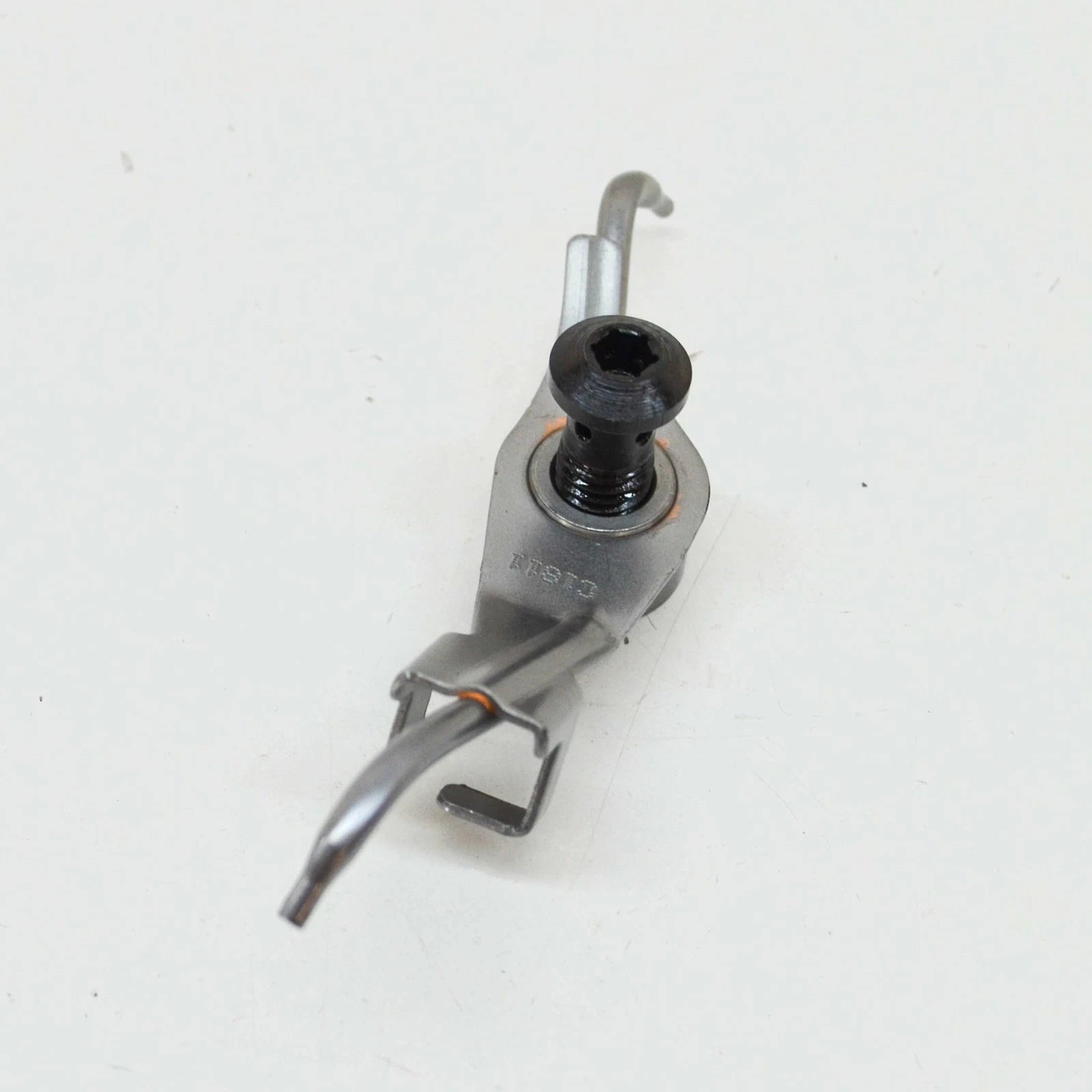 NEW VOLKSWAGEN TOUAREG CR OIL SPRAY JET 06M103158R