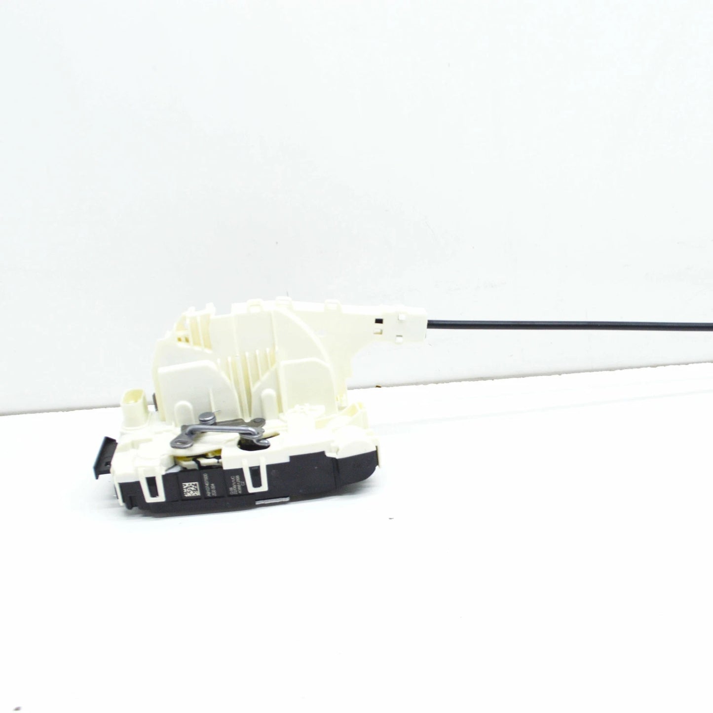 NEW MERCEDES-BENZ SPRINTER 907 910 REAR RIGHT DOOR LOCK A9107407500