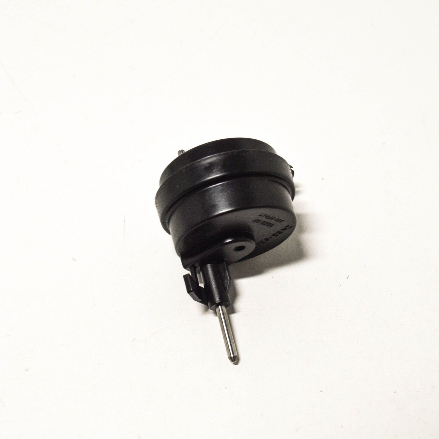 NEW MERCEDES-BENZ SL R230 FUEL TANK CAP LOCK A2308000275 ORIGINAL