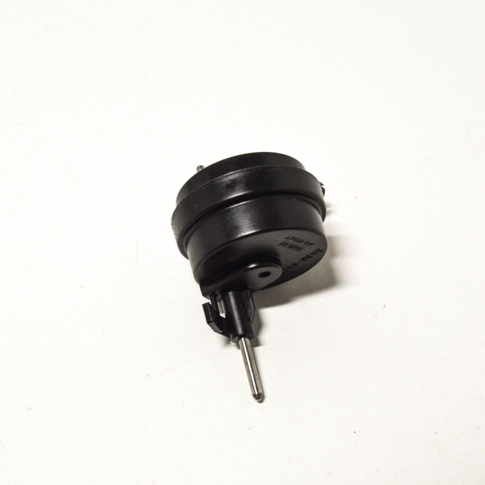 NEW MERCEDES-BENZ SL R230 FUEL TANK CAP LOCK A2308000275 ORIGINAL