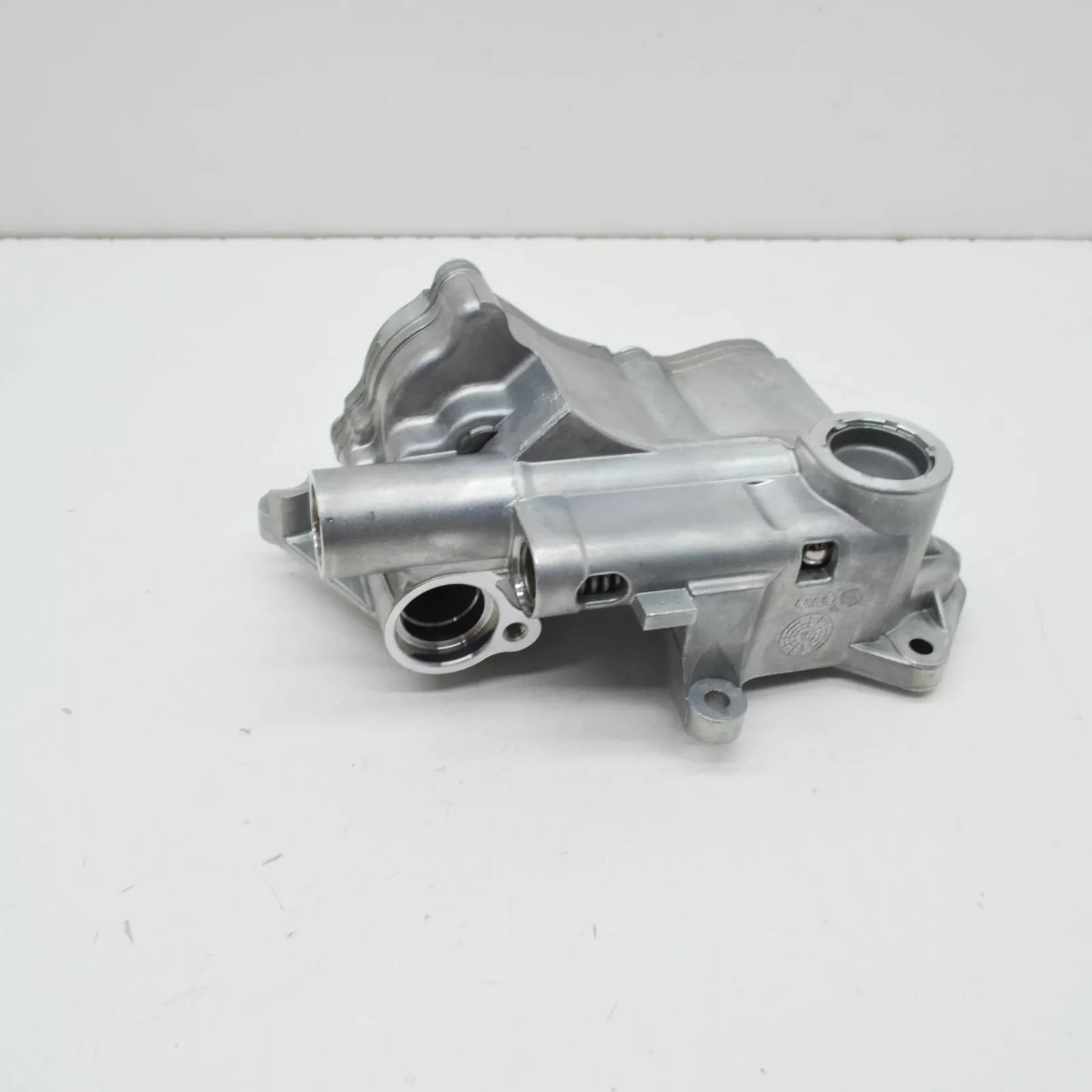 NEW VOLKSWAGEN TIGUAN MK1 ENGINE OIL PUMP 06J115105AG ORIGINAL