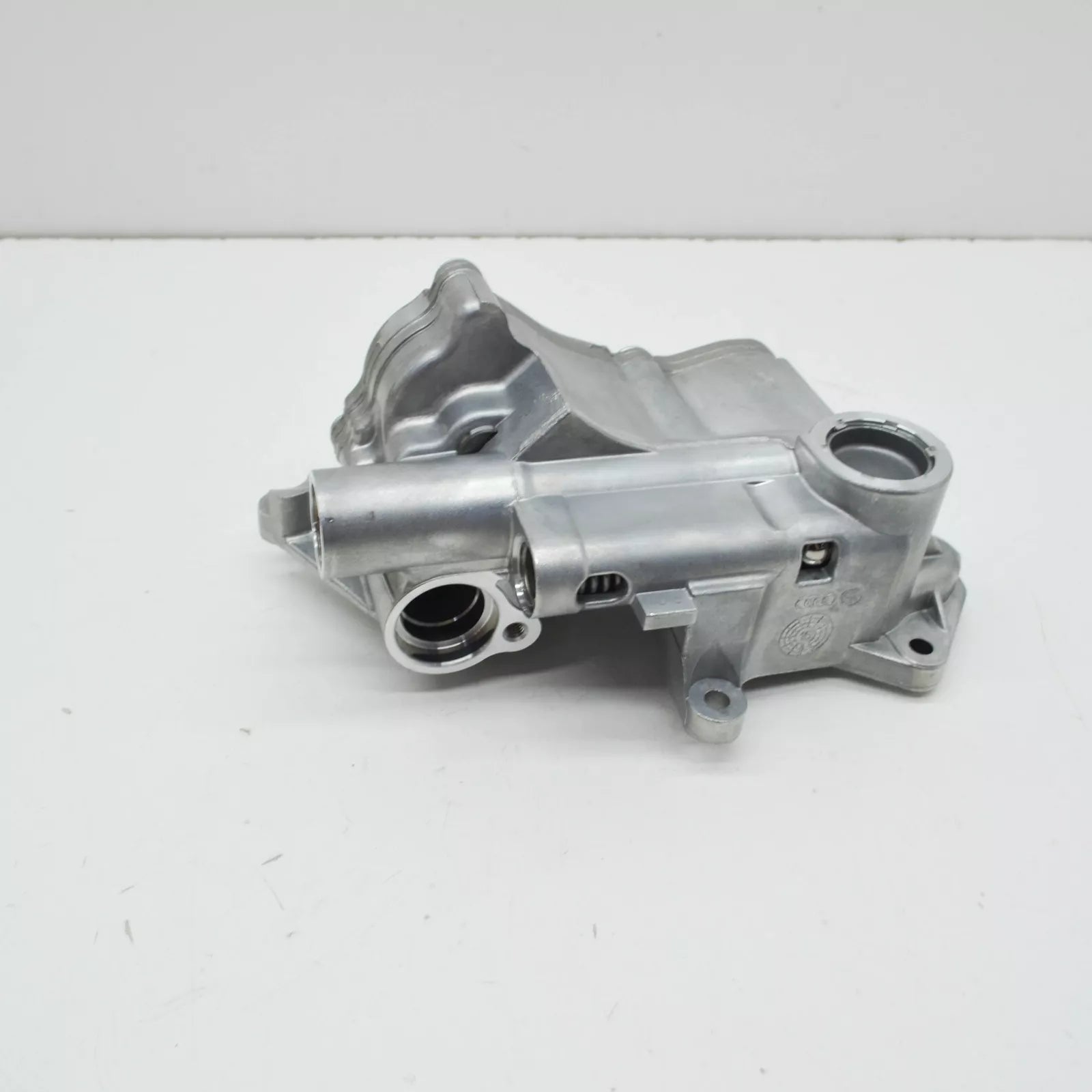 NEW VOLKSWAGEN TIGUAN MK1 ENGINE OIL PUMP 06J115105AG ORIGINAL
