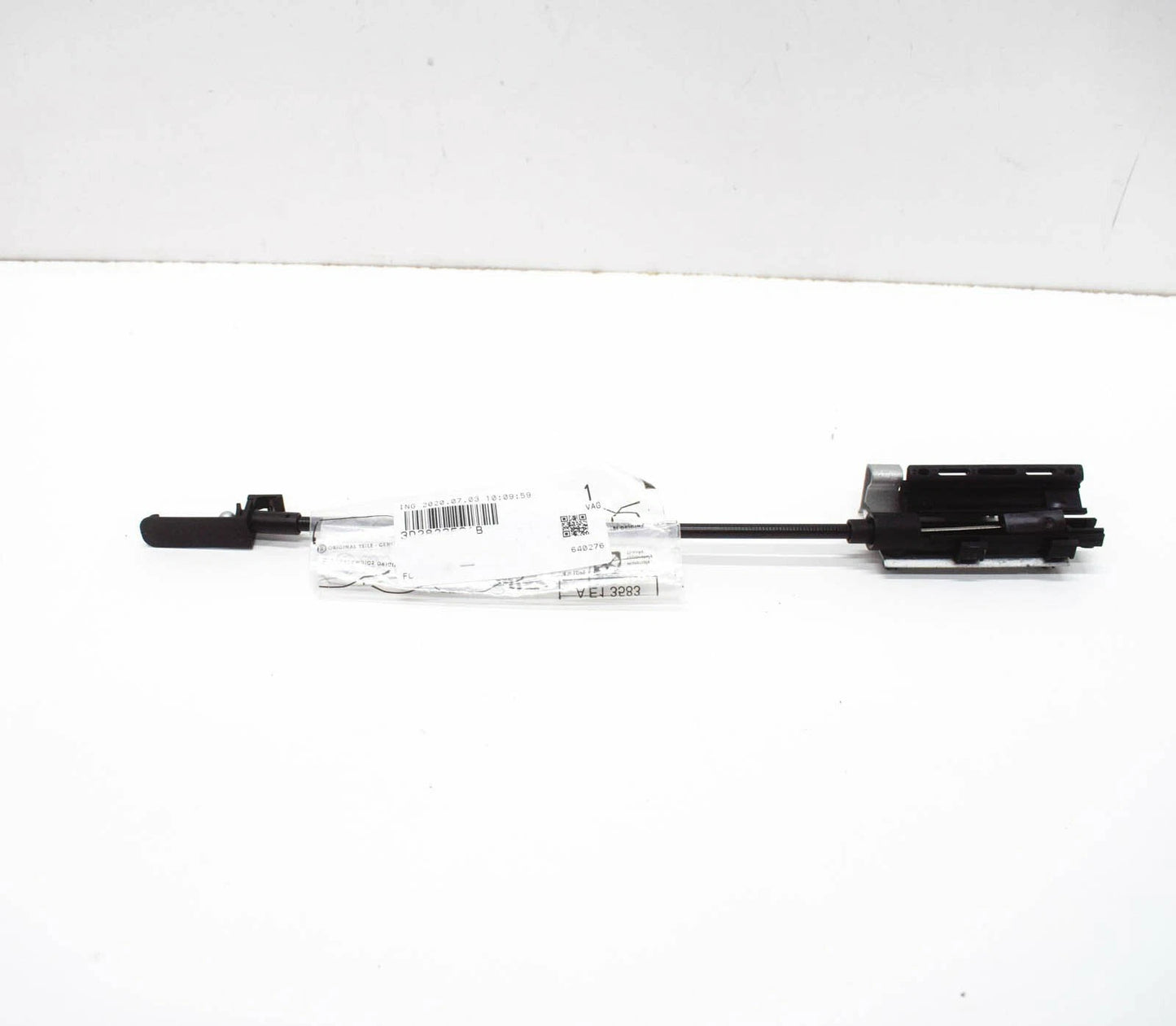 NEW VW PHAETON 3D RELEASE BONNET HOOD LID LOCK CABLE RHD 3D2823531B
