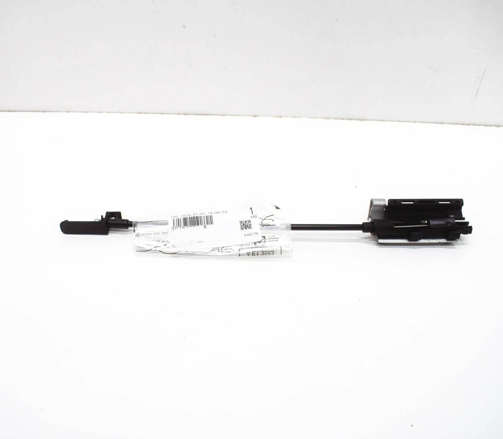 NEW VW PHAETON 3D RELEASE BONNET HOOD LID LOCK CABLE RHD 3D2823531B