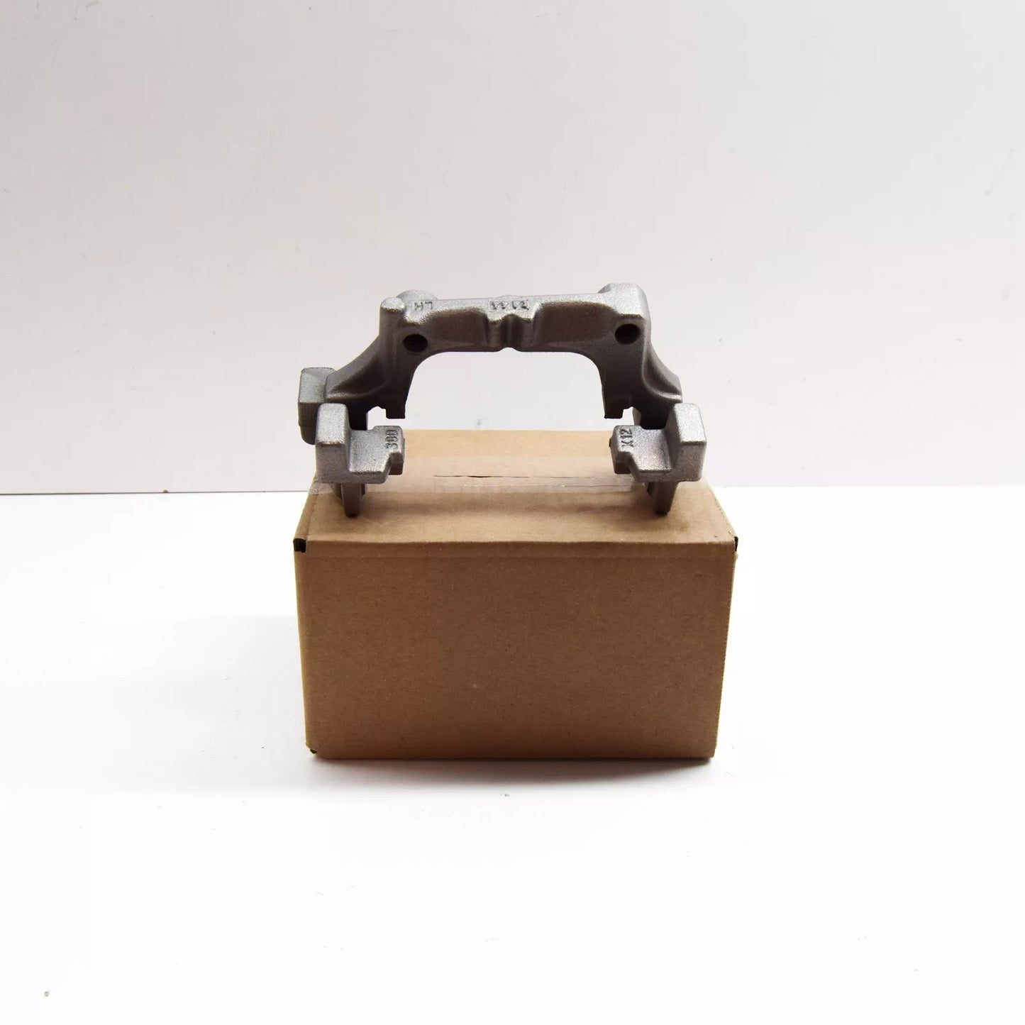 NEW MERCEDES-BENZ C W205 REAR LEFT BRAKE CARRIER A2054230306 ORIGINAL