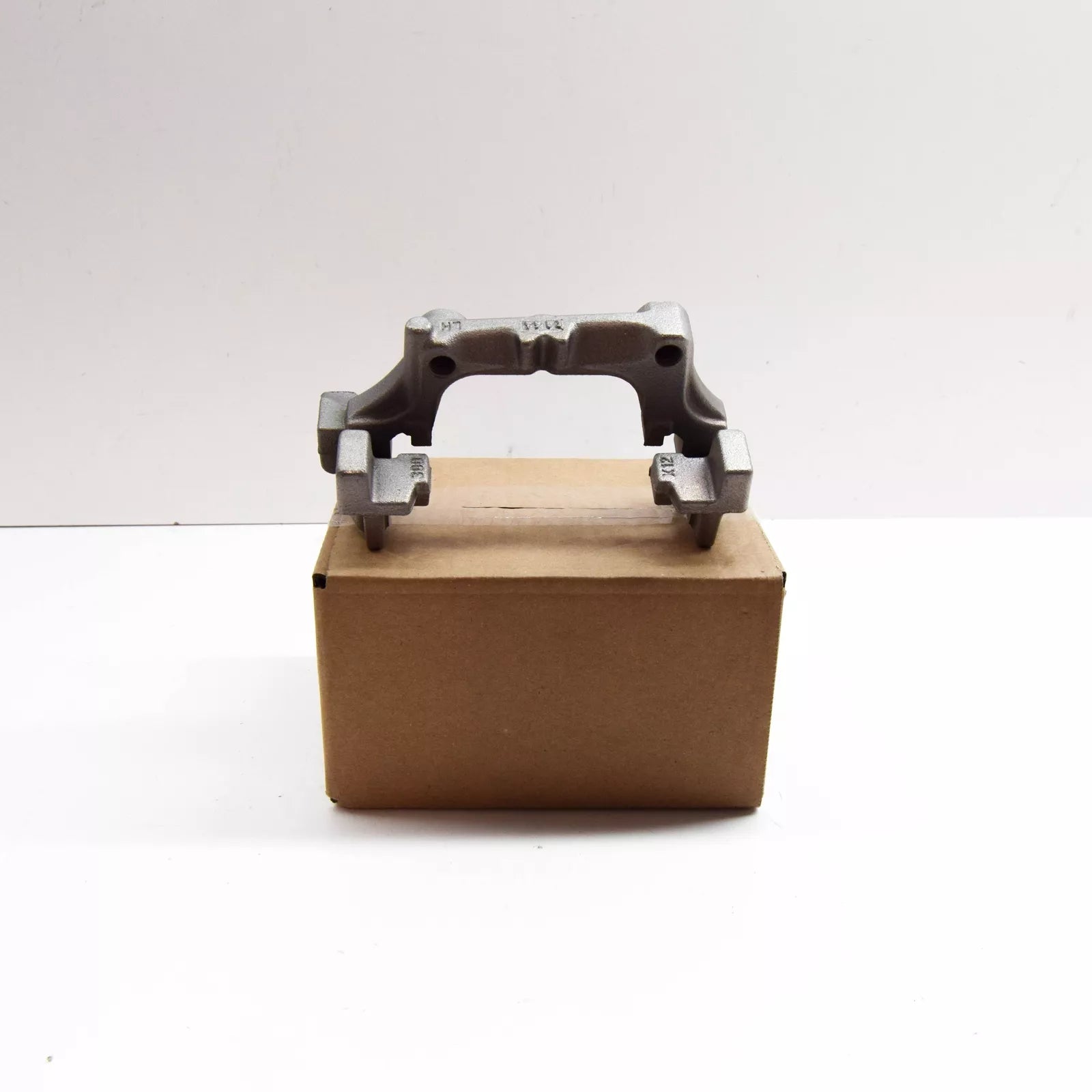 NEW MERCEDES-BENZ C W205 REAR LEFT BRAKE CARRIER A2054230306 ORIGINAL