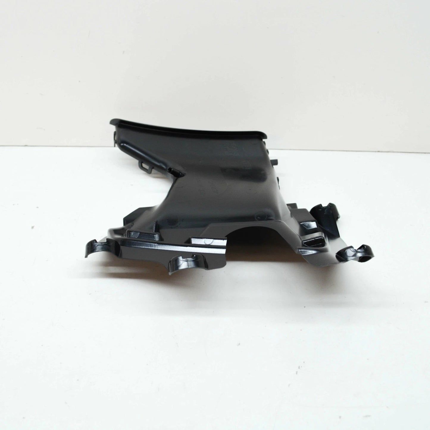 NEW AUDI E-TRON GEN FRONT RIGHT AIR GUIDE DUCT 4KE121764C9B9