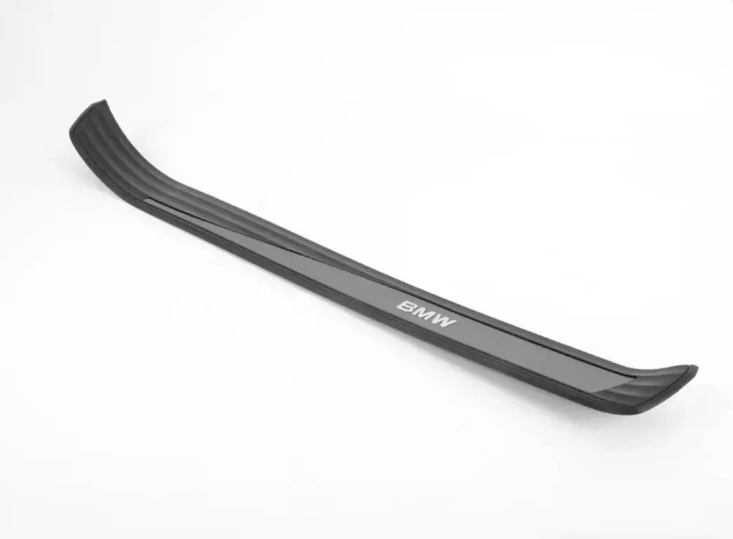 NEW BMW 5 E60 FRONT RIGHT DOOR SILL TRIM 51477034304 7034304 ORIGINAL