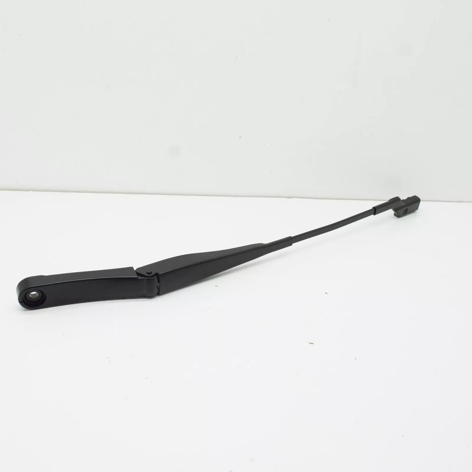 NEW VOLKSWAGEN AMAROK 2H FRONT WIPER ARM LHD 2H1955410B ORIGINAL
