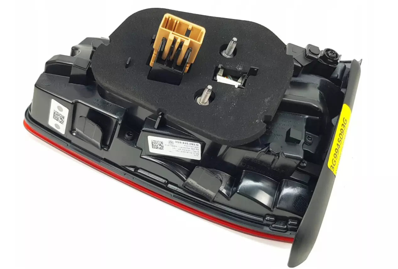 NEW VW PASSAT B8 VARIANT REAR LEFT INNER LED TAILLIGHT RHD 3G9945093J ORIGINAL