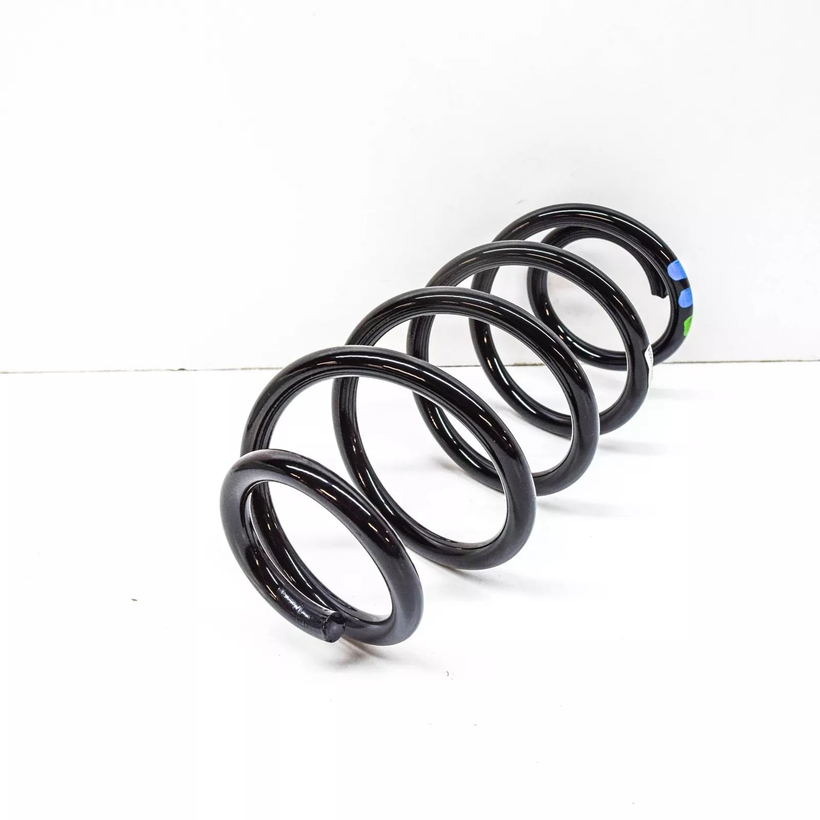 NEW MERCEDES-BENZ GLA X156 REAR COIL SPRING A1563240504 ORIGINAL