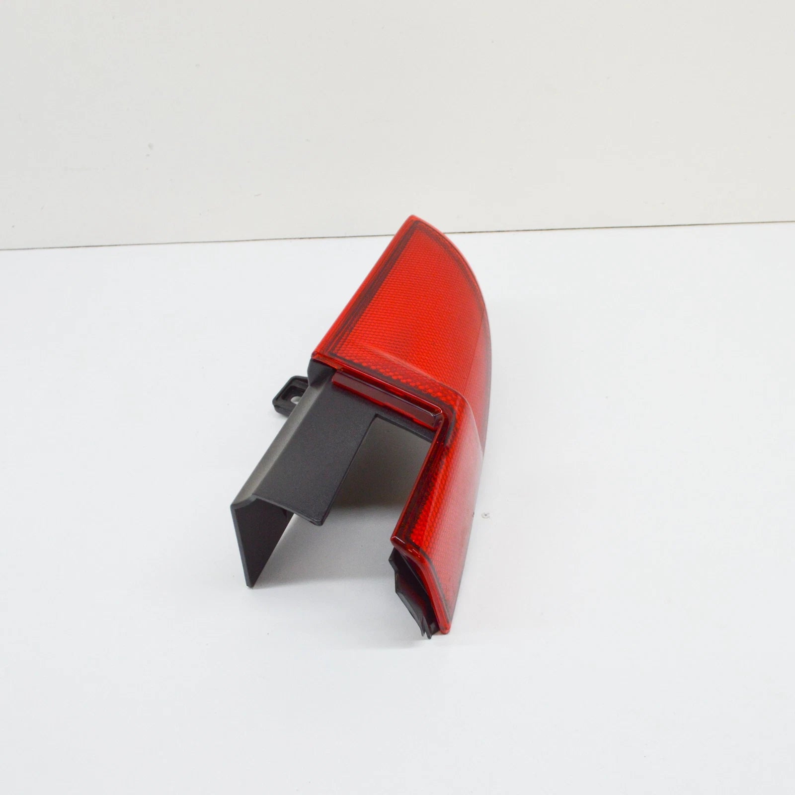 NEW MERCEDES-BENZ VITO W639 REAR RIGHT TOP LAMP REFLECTOR A6398202164