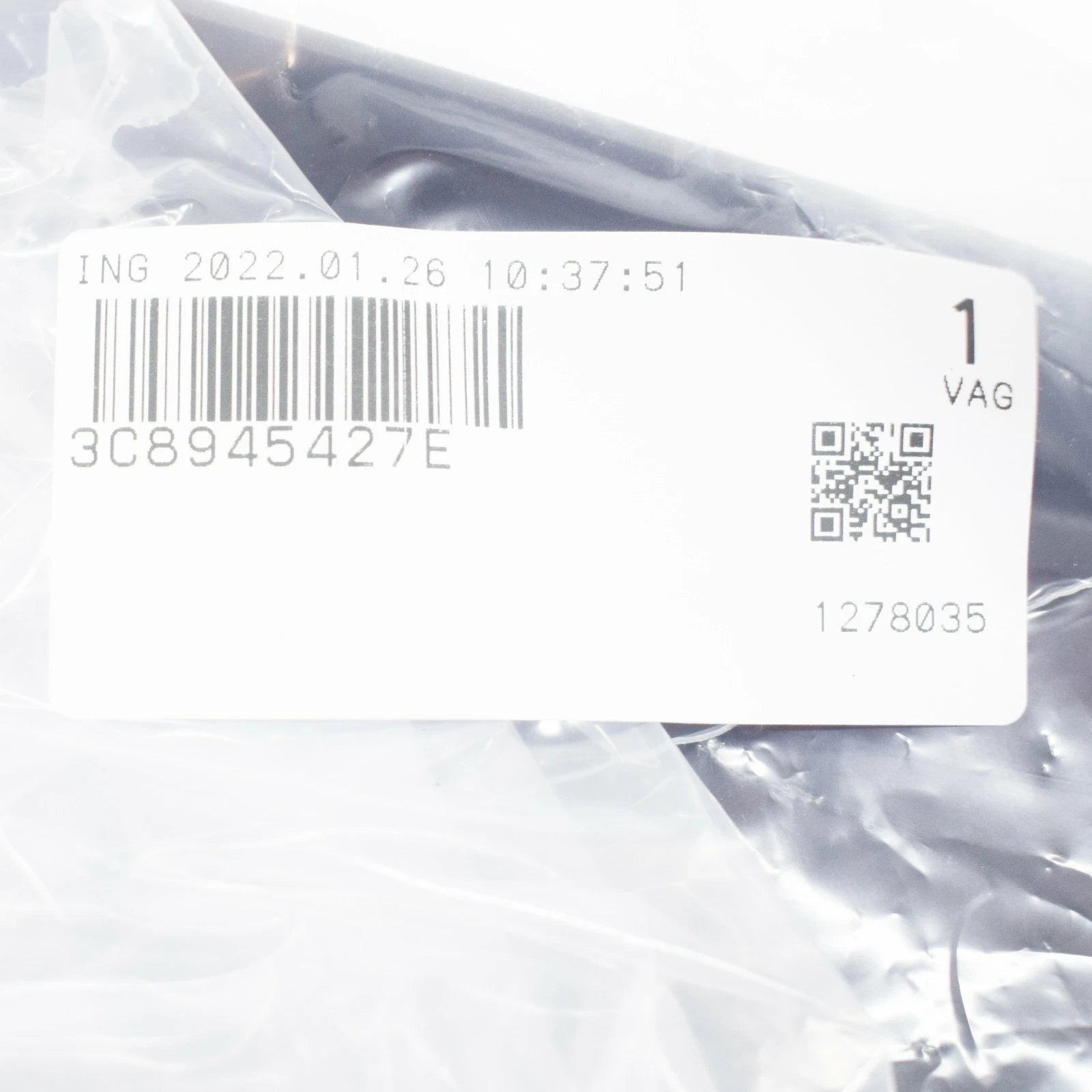 NEW VOLKSWAGEN CC REAR LEFT OUTER TAIL LIGHT TRIM 3C8945427E ORIGINAL