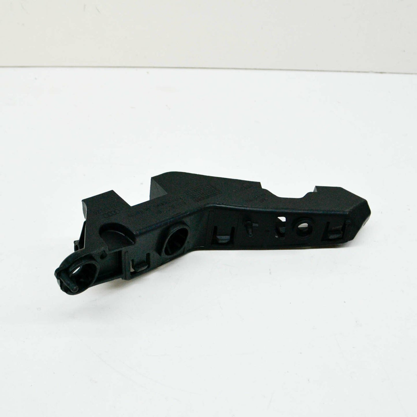 NEW AUDI Q3 F3 FRONT BUMPER CARRIER RIGHT GUIDE BRACKET 83A807184 ORIGINAL