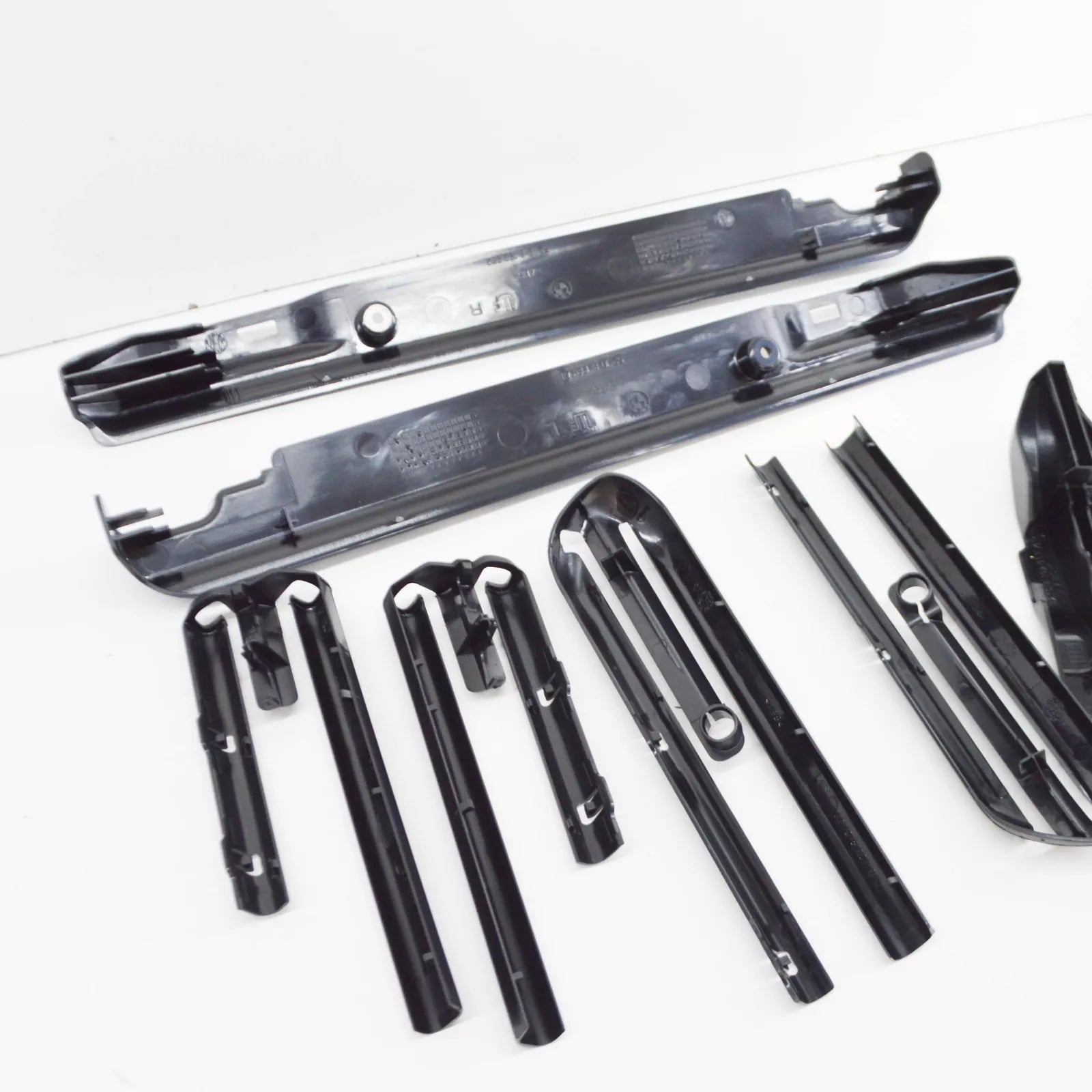 NEW BMW 5 E39 FRONT SEAT RAIL COVER KIT 52108217315 8217315 ORIGINAL