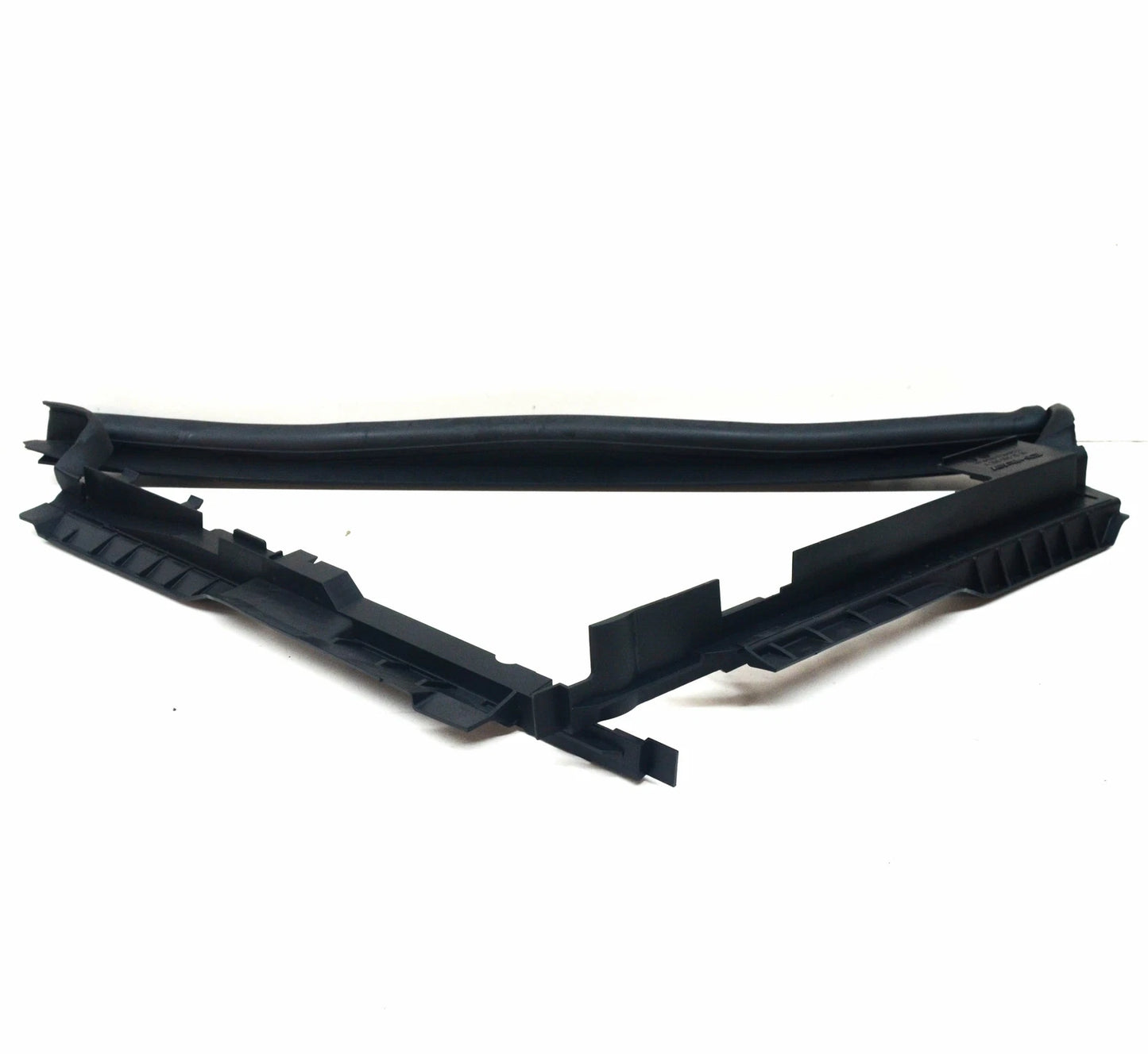 NEW MERCEDES-BENZ C W205 AMG RADIATOR AIR DUCT UPPER BAFFLE A2055052530