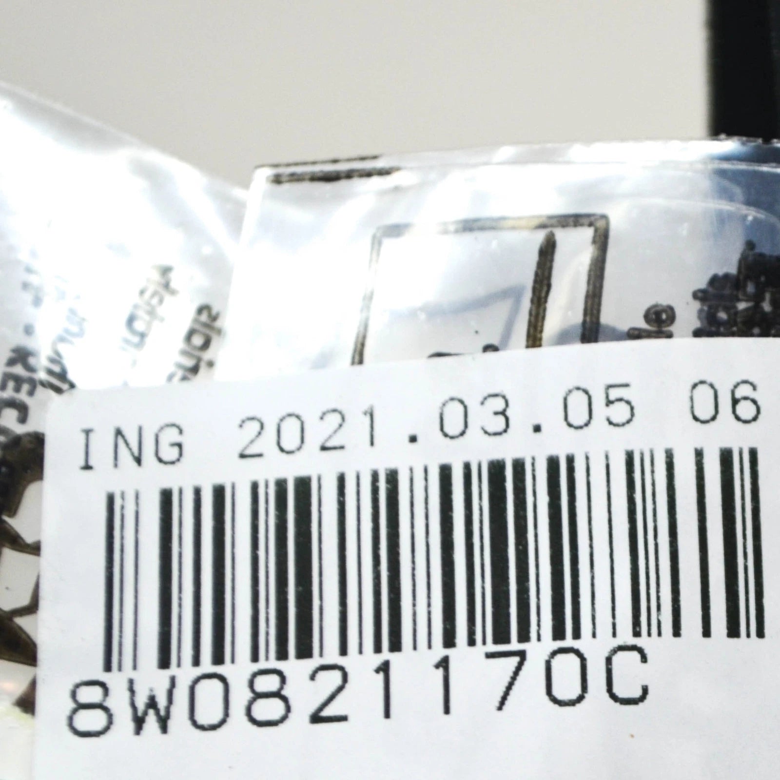 NEW AUDI A4 AVANT B9 FRONT RIGHT WING FENDER PLASTIC COVER 8W0821170C ORIGINAL