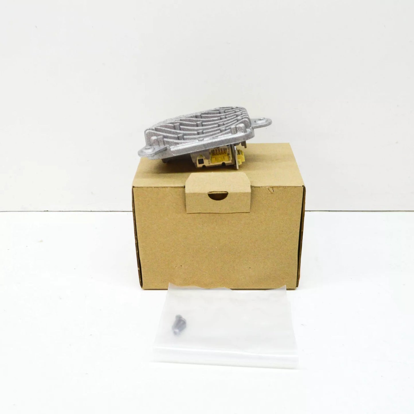 NEW BMW 3 GT F34 FRONT RIGHT DRL MODULE LIGHT CONTROL UNIT 63117493238 ORIGINAL