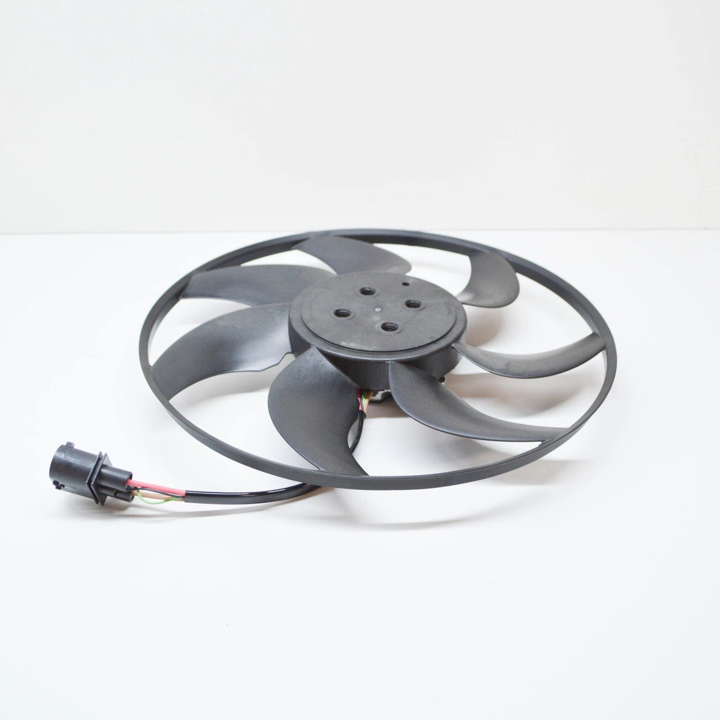 NEW AUDI A4 B9 RADIATOR FAN WITH CONTROL UNIT 8W0959455AC ORIGINAL