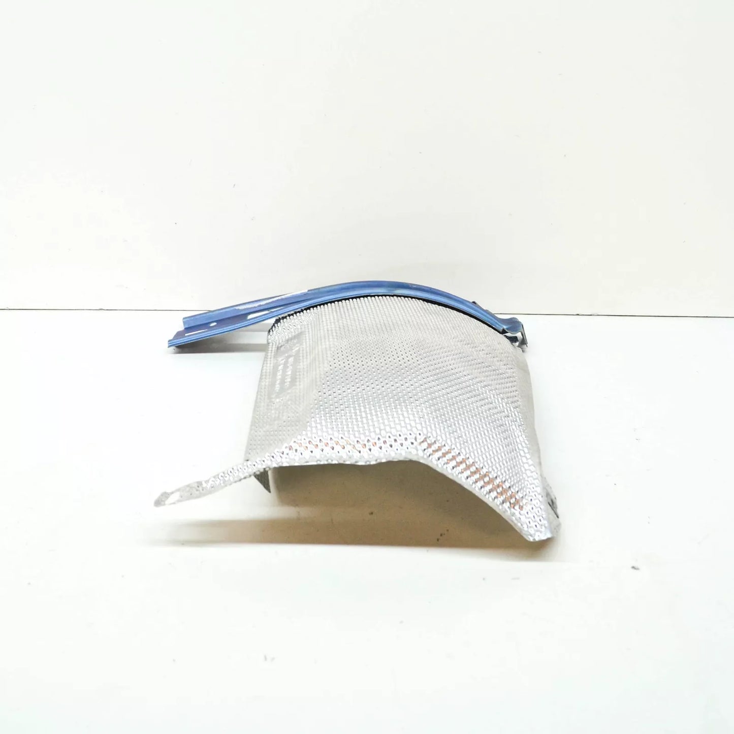 NEW MERCEDES-BENZ C W204 RIGHT MAIN MUFFLER HEAT PROTECTION A2046800222