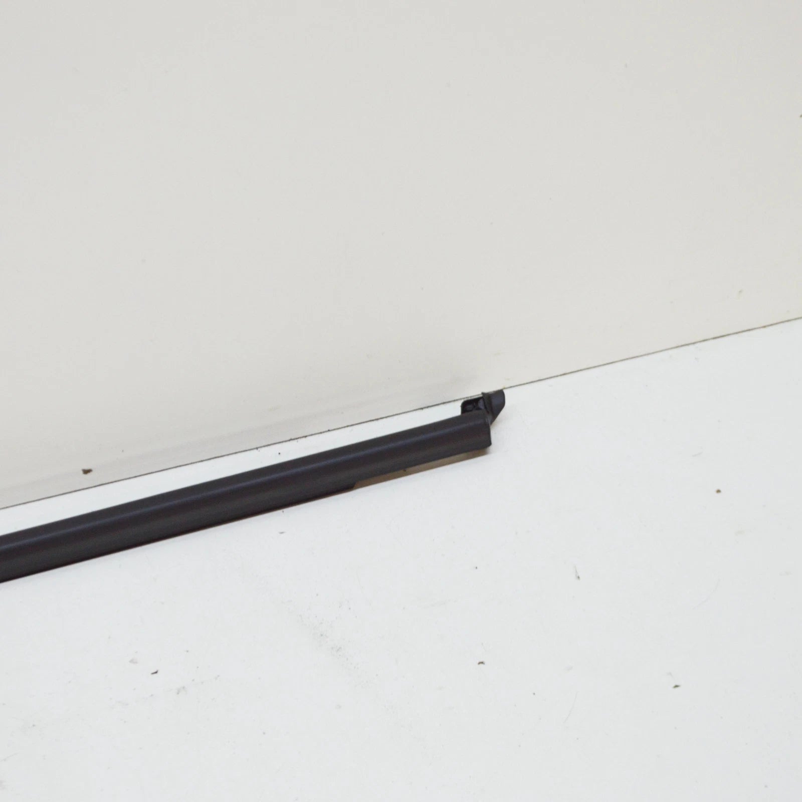 NEW VW PASSAT 3G B8 REAR LEFT OUTER WINDOW APERTURE SEAL 3G5839477C5AP ORIGINAL