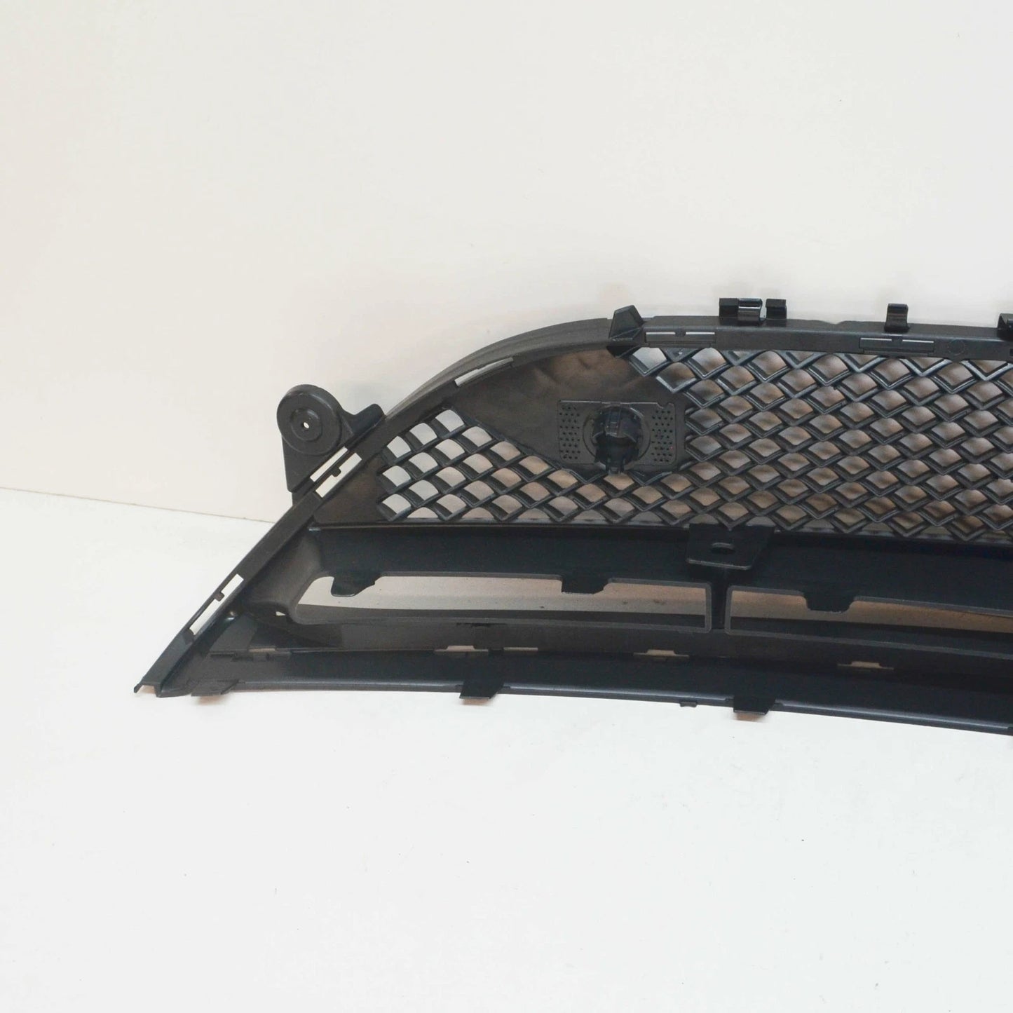 NEW MB E W213 AMG FRONT BUMPER CENTER LOWER GRILLE A2138856900