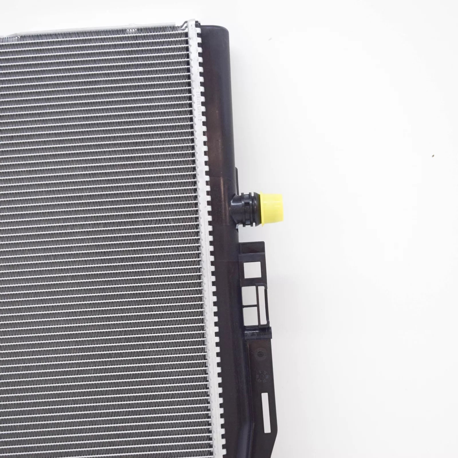 NEW MERCEDES-BENZ C-CLASS W205 AMG WATER COOLER RADIATOR A0995005403